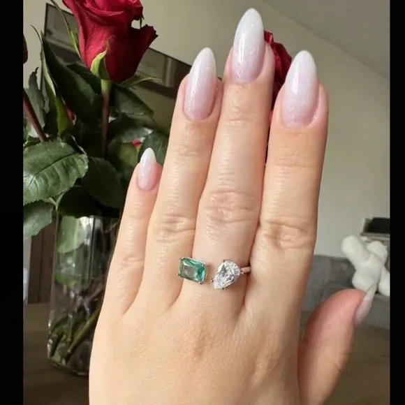 💋Adjustable Silver Open  Cz Diamond & Emerald Ring - Picture 16 of 17